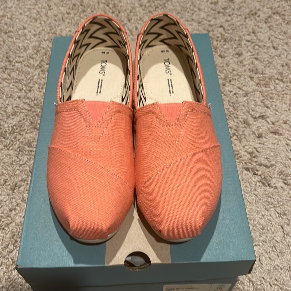 Peach Toms